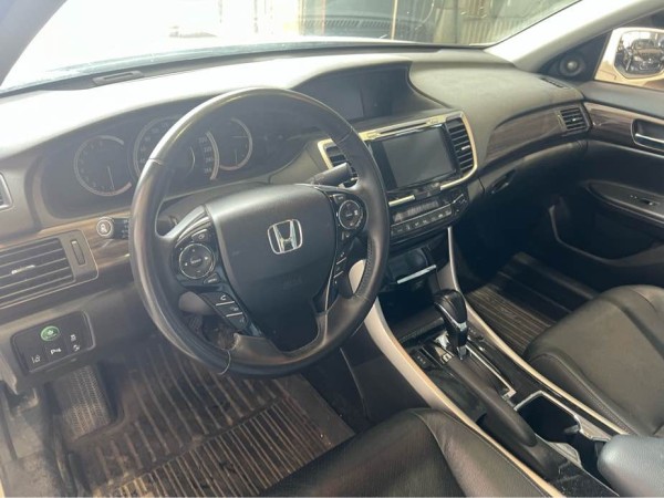 Honda ACCORD TOURING 2017